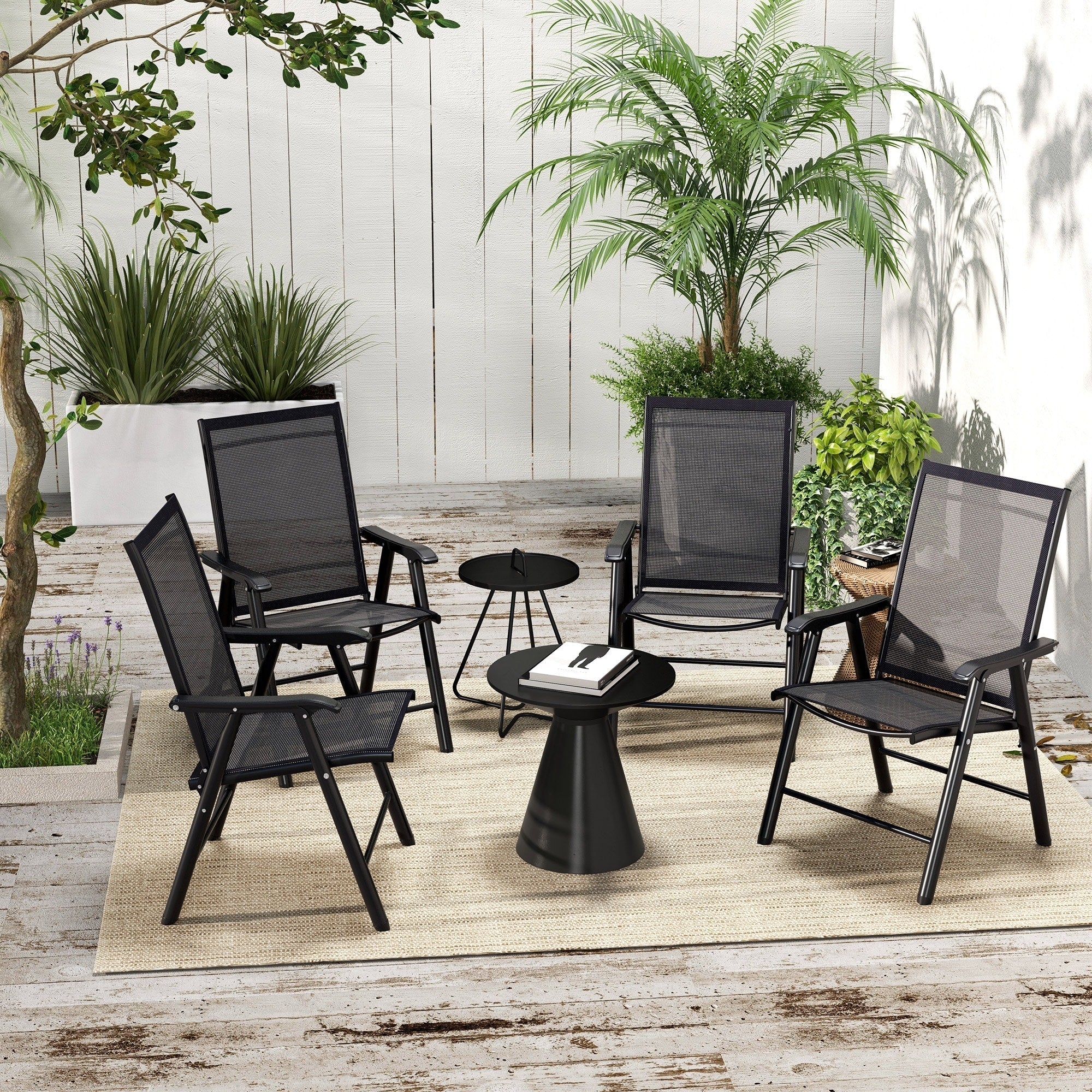 Set di 4 sedie pieghevoli Outsunny per patio, dal design semplice ed elegante, comode per terrazza, giardino, cortile e viaggio